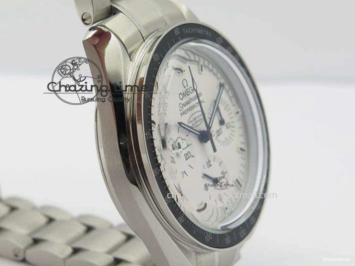 1223 Efficient Speedmaster JHF SS Snoopy Award 45th Anniversary White dial On SS Bracelet 8239